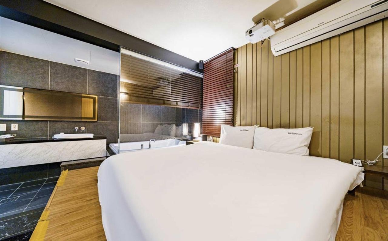 Haeundae Gary Cooper Hotel Busan Exteriör bild
