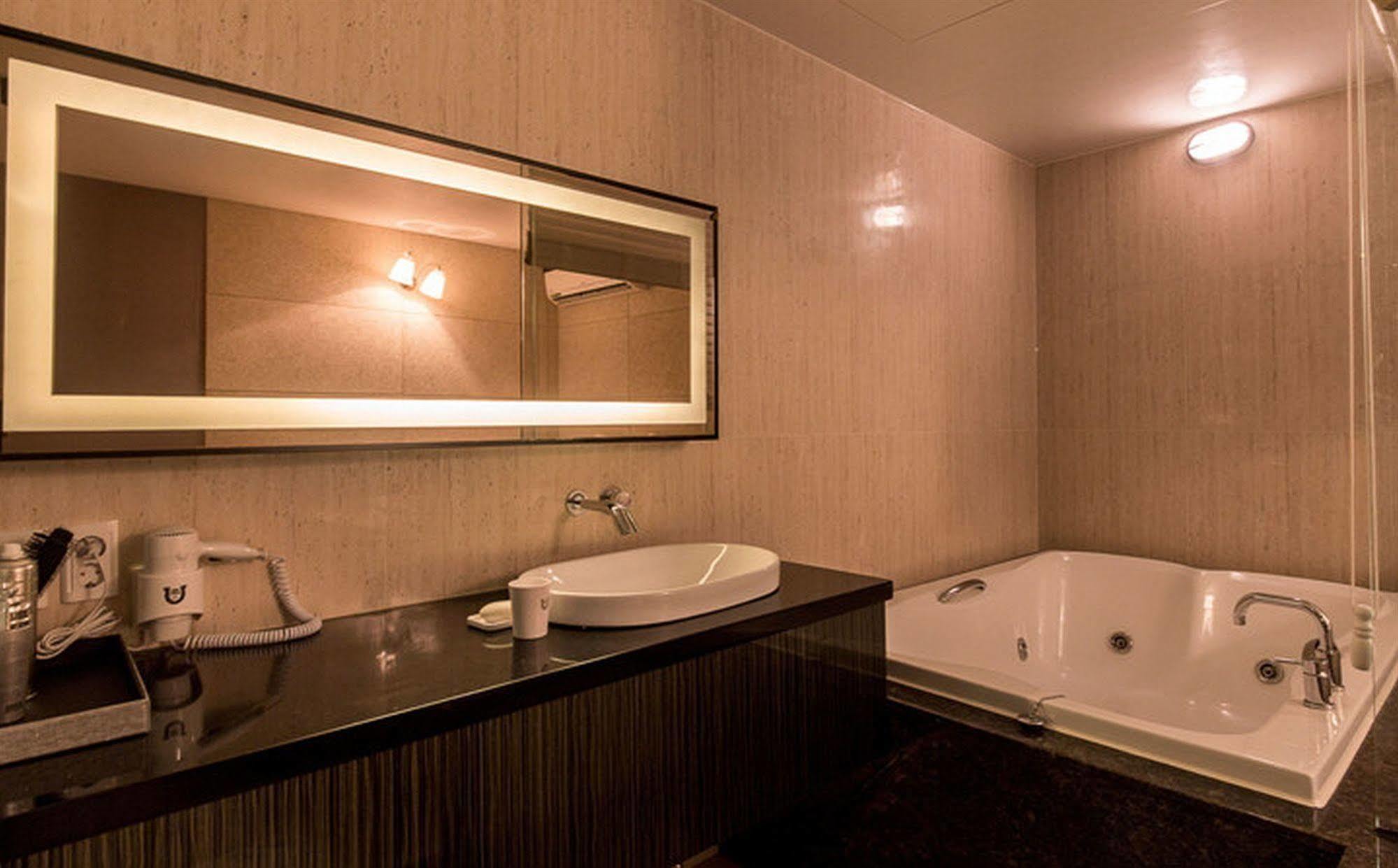 Haeundae Gary Cooper Hotel Busan Exteriör bild
